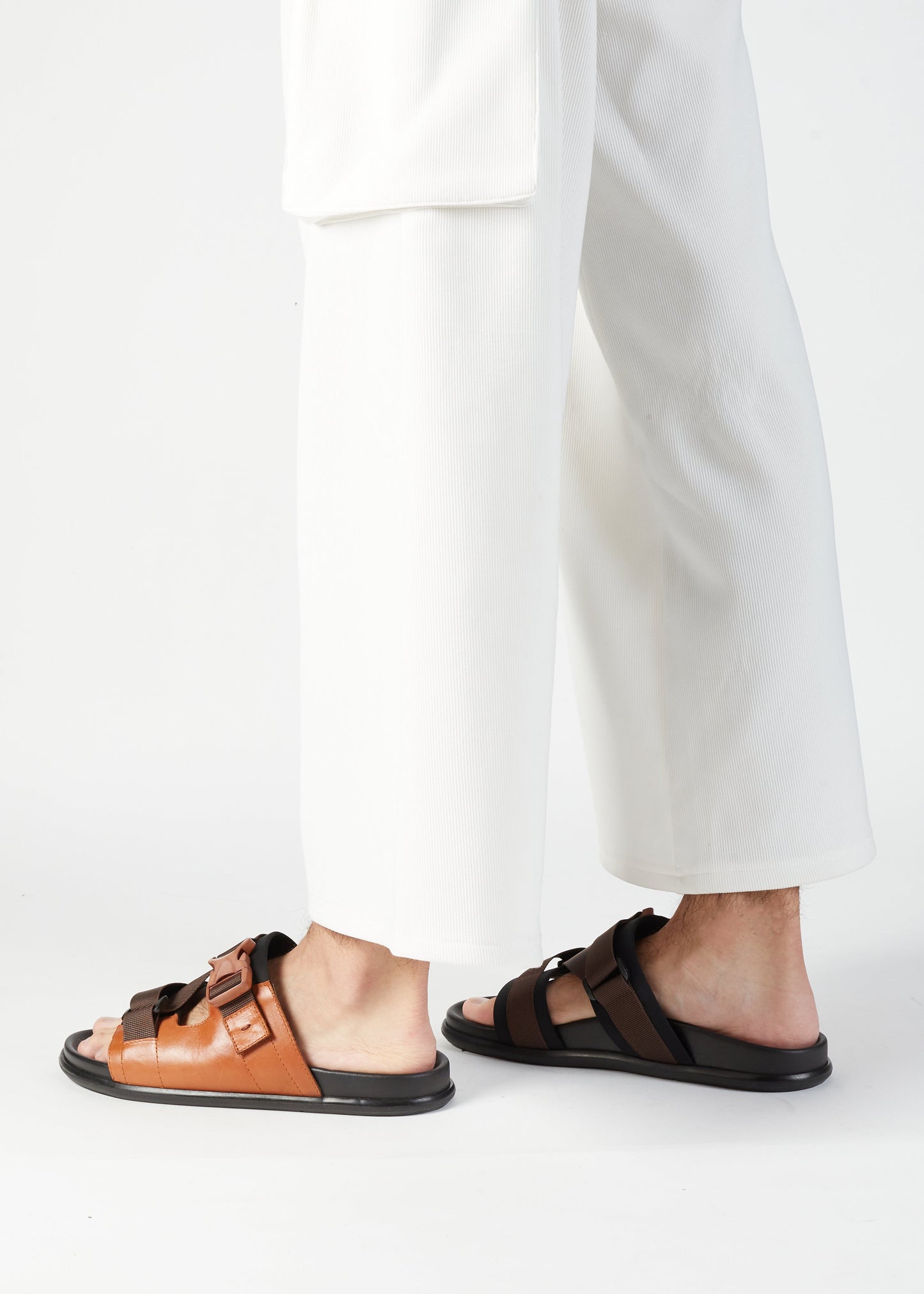 DELROY LEATHER SLIP ON LEATHER SANDAL BROWN